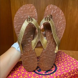 Tory Burch Gold Metallic Snakeskin Sandal Size 7
